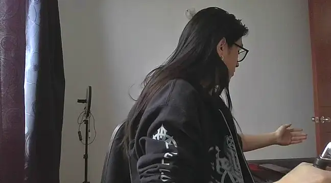 Snapshot of Pitton031 chatting on March 7, 3:18 pm Pitton031 online show from March 7, 3:18 pm