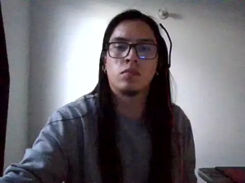 Snapshot of Pitton031 chatting on November 24, 10:42 pm Pitton031 online show from November 24, 10:42 pm