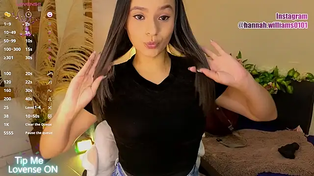 Hannah williams1 online show from November 17, 8:25 pm