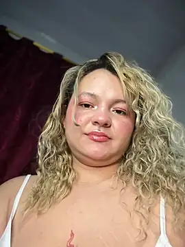 Snapshot of Naiara_Sex_ chatting on July 15, 12:05 am Naiara Sex online show from July 15, 12:05 am