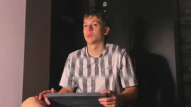 Dimitri higth420 online show from November 18, 11:26 pm