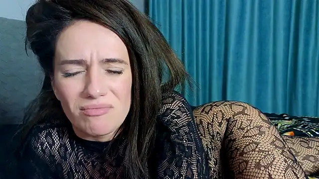 ElizaaXO online show from January 4, 7:02 pm