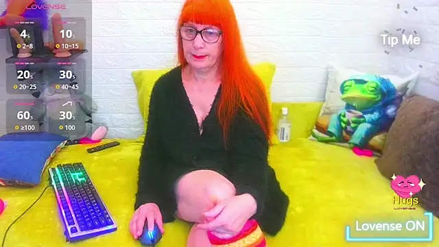 RedHousewife online show from April 26, 4:59 pm