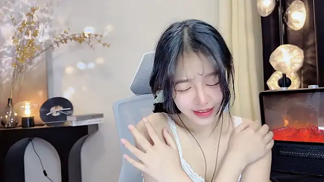 xiaodaibabyy online show from January 13, 3:47 pm