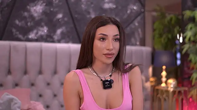 Snapshot of GinaValentinna chatting on May 12, 7:33 pm GinaValentinna online show from May 12, 7:33 pm