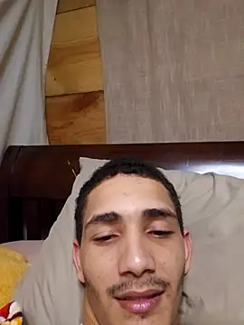 Snapshot of jose5320_20 chatting on January 19, 2:15 am jose5320 20 online show from January 19, 2:15 am