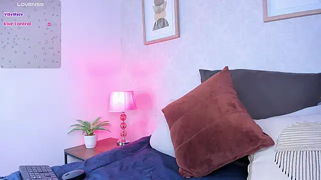 Caroline dh online show from September 16, 11:44 am