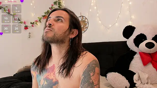 Snapshot of Carlasxdreams chatting on October 6, 11:35 pm Carlasxdreams online show from October 6, 11:35 pm