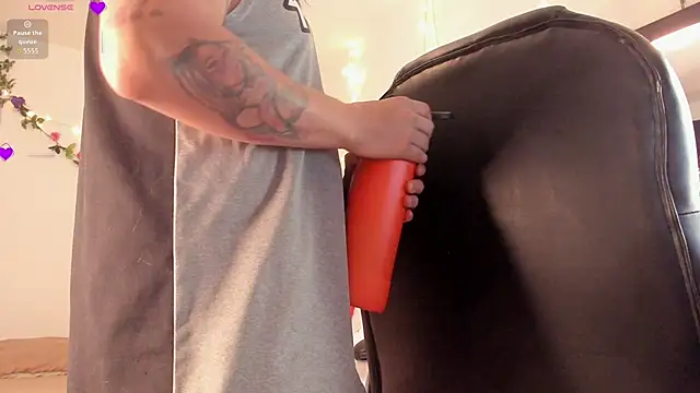 Snapshot of Carlasxdreams chatting on November 2, 1:41 am Carlasxdreams online show from November 2, 1:41 am