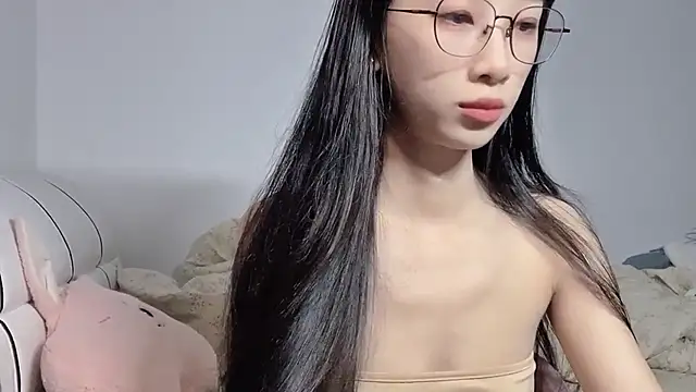Snapshot of Lili-2 chatting on July 7, 2:32 pm Lili-2 online show from July 7, 2:32 pm