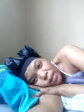 Snapshot of Feathergal69_ chatting on September 18, 12:29 pm Feathergal69 online show from September 18, 12:29 pm