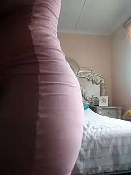 Snapshot of Feathergal69_ chatting on September 20, 1:12 pm Feathergal69 online show from September 20, 1:12 pm