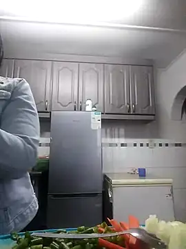 Snapshot of Feathergal69_ chatting on September 23, 2:31 pm Feathergal69 online show from September 23, 2:31 pm