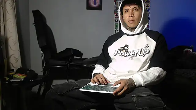 Nickhot0609 online show from January 21, 1:08 am