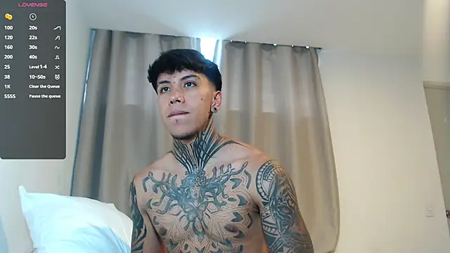 Nickhot0609 online show from February 26, 8:11 pm