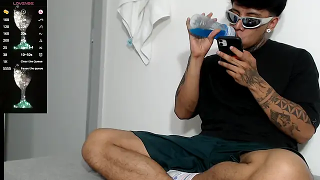 Nickhot0609 online show from February 28, 5:48 pm