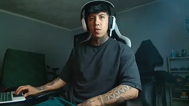 Nickhot0609 online show from September 19, 12:23 am