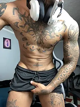 Nickhot0609 online show from November 11, 7:47 pm