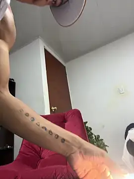 Snapshot of Edward_Milleer chatting on December 28, 4:20 pm Edward Milleer online show from December 28, 4:20 pm