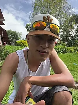 Snapshot of Edward_Milleer chatting on December 28, 7:22 pm Edward Milleer online show from December 28, 7:22 pm