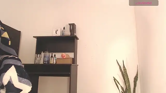 Snapshot of Edward_Milleer chatting on September 24, 8:06 am Edward Milleer online show from September 24, 8:06 am