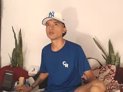 Snapshot of Edward_Milleer chatting on October 3, 2:52 am Edward Milleer online show from October 3, 2:52 am