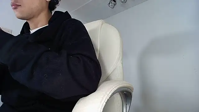 Snapshot of Edward_Milleer chatting on October 18, 3:53 am Edward Milleer online show from October 18, 3:53 am