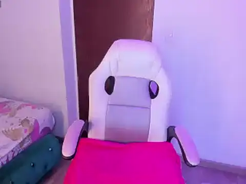 Jhiinny Brownn online show from March 22, 3:09 am