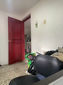 Jestebanano online show from October 30, 9:15 pm