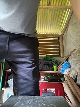 Jestebanano online show from February 2, 6:50 pm