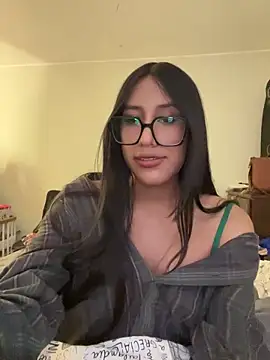 AleFantasy0001 online show from January 13, 7:41 pm