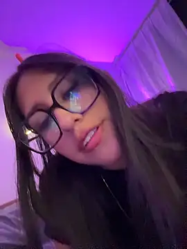 Snapshot of AleFantasy0001 chatting on March 27, 1:44 am AleFantasy0001 online show from March 27, 1:44 am