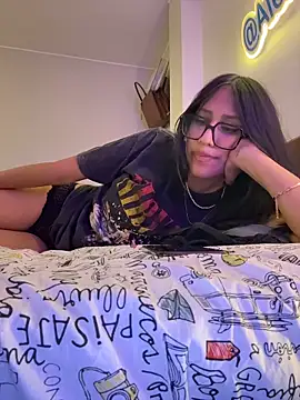 Snapshot of AleFantasy0001 chatting on April 8, 5:18 am AleFantasy0001 online show from April 8, 5:18 am