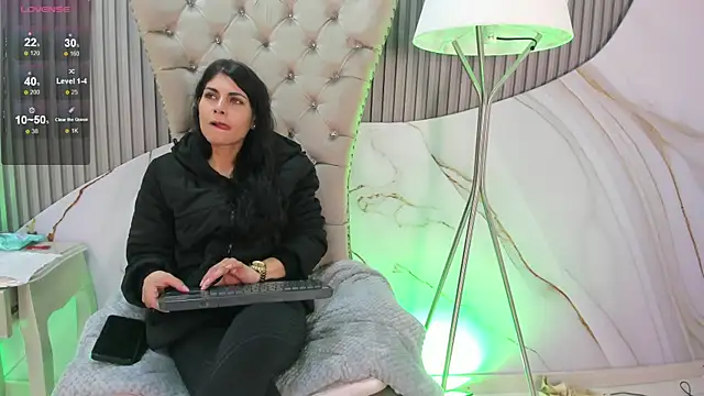 Snapshot of Melodi_Roux chatting on May 15, 1:29 pm Melodi Roux online show from May 15, 1:29 pm