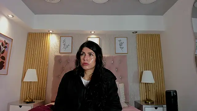 Snapshot of Melodi_Roux chatting on June 13, 12:03 pm Melodi Roux online show from June 13, 12:03 pm