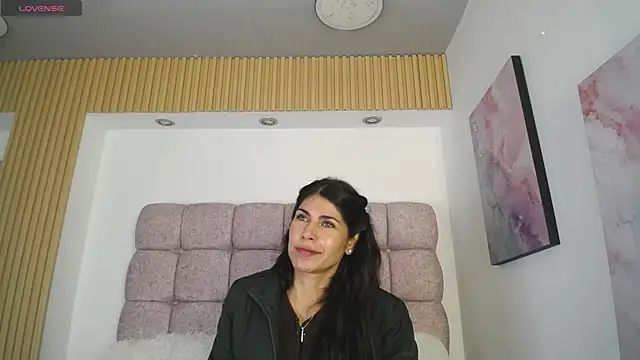 Snapshot of Melodi_Roux chatting on June 28, 1:39 pm Melodi Roux online show from June 28, 1:39 pm