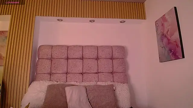 Snapshot of Melodi_Roux chatting on July 14, 12:55 pm Melodi Roux online show from July 14, 12:55 pm
