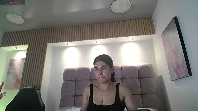Snapshot of Melodi_Roux chatting on July 31, 3:55 pm Melodi Roux online show from July 31, 3:55 pm
