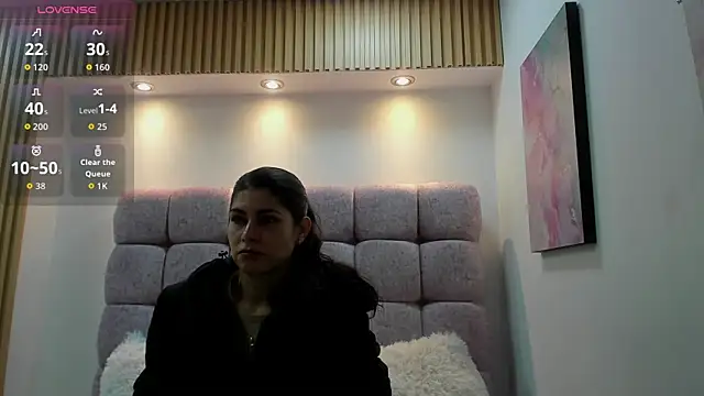 Snapshot of Melodi_Roux chatting on August 1, 1:21 pm Melodi Roux online show from August 1, 1:21 pm