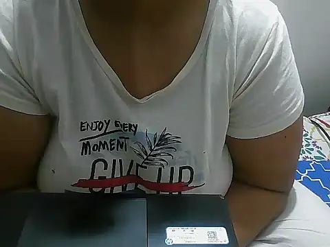 Snapshot of Queen_of_boobs01 chatting on January 15, 7:55 pm Queen of boobs01 online show from January 15, 7:55 pm