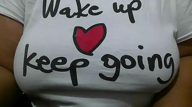 Snapshot of Queen_of_boobs01 chatting on January 28, 10:45 am Queen of boobs01 online show from January 28, 10:45 am