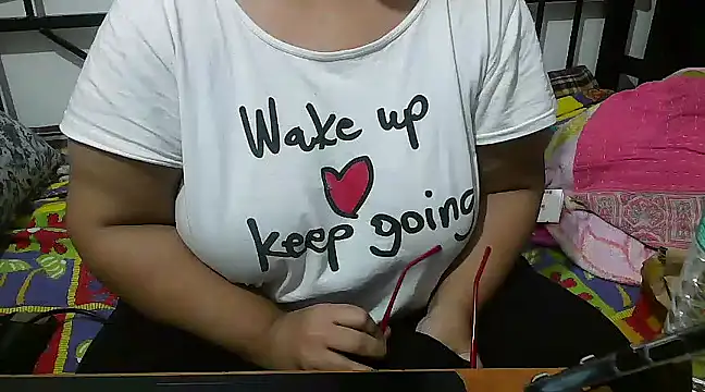 Snapshot of Queen_of_boobs01 chatting on January 28, 3:25 pm Queen of boobs01 online show from January 28, 3:25 pm