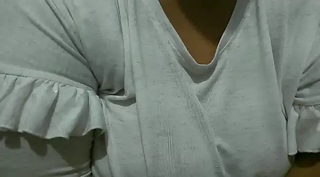 Snapshot of Queen_of_boobs01 chatting on January 31, 6:36 pm Queen of boobs01 online show from January 31, 6:36 pm