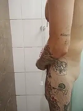 Snapshot of rolesexy chatting on December 13, 1:37 am rolesexy online show from December 13, 1:37 am