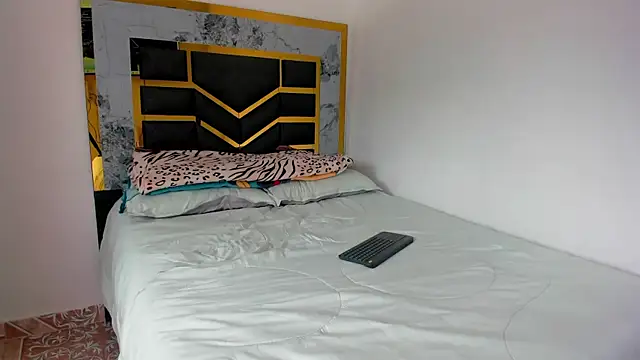 Snapshot of MattDevon chatting on October 14, 5:36 pm MattDevon online show from October 14, 5:36 pm