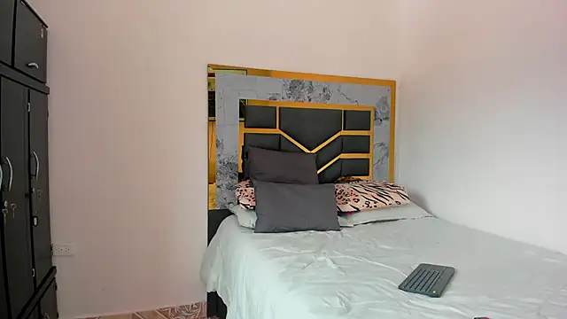 Snapshot of MattDevon chatting on October 15, 6:08 pm MattDevon online show from October 15, 6:08 pm