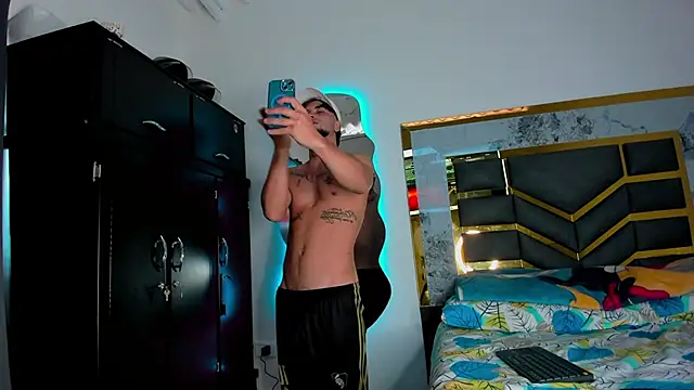 Snapshot of MattDevon chatting on November 4, 8:41 pm MattDevon online show from November 4, 8:41 pm