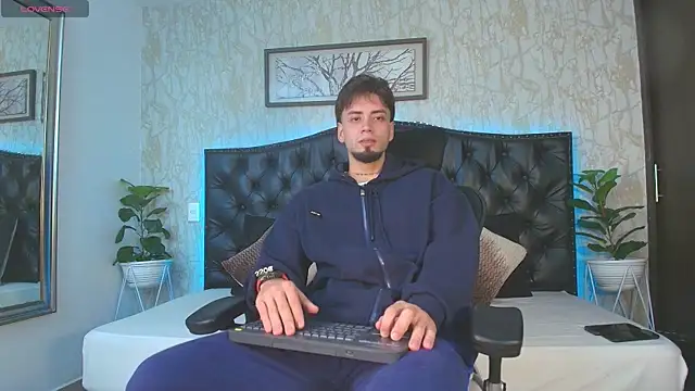 MattDevon online show from February 11, 3:33 am