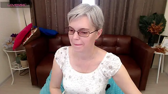 Cutie Erikaa1 online show from March 2, 8:27 am