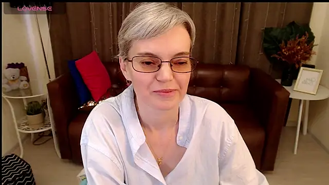 Cutie Erikaa1 online show from March 7, 8:45 am